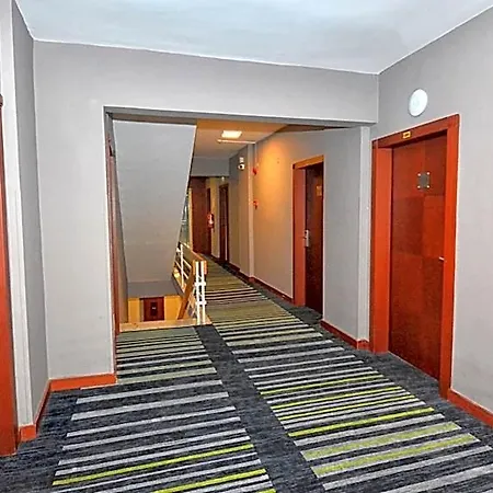 Bulvar Hotel 3*