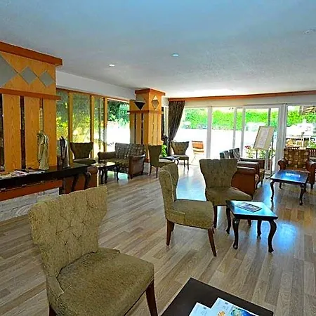 Bulvar Hotel 3*